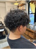 メンズプードルパーマ　スパイラルツーブロック刈り上げ