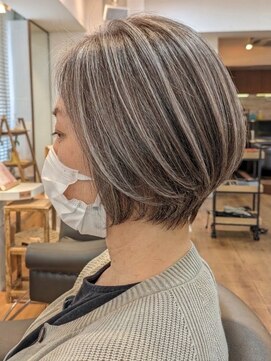 ヘアスタジオルース(HAIR STUDIO LUZ) 40代50代60代の大人ボブ/白髪ぼかしハイライト/堀江/北堀江