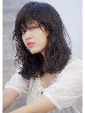 マグノリア オモテサンドウ(MAGNOLiA Omotesando) 外国人風グレージュカラーとフリンジバングで作るスポンテニアス