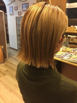 アルロン(Arllon) 切りっぱなし×外ハネ