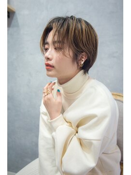 ヘアーアンドアート ルミナ(HAIR&ART LUMINA) 【亀井大旗】ラフなショートパーマスタイル　センターパート