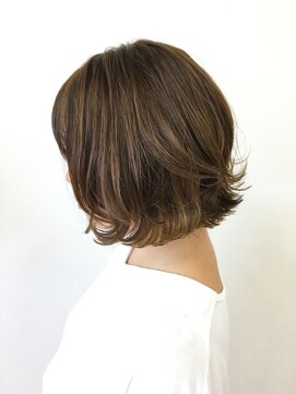 イリ(yLi) 外はねボブ