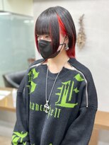 ディア(.eer) ヘアカラー/デザインカラー/ウルフ×黒赤インナーカラー