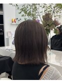 ナチュラルベージュ×外はねボブ