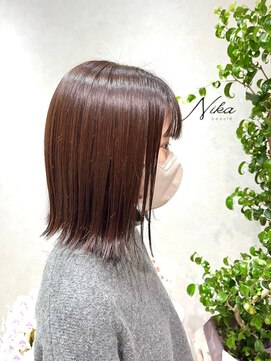 ニカ ボーテ(Nika beaute) 切りっぱなしボブ+レッドブラウンカラー