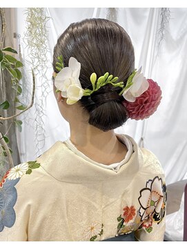 マノハル(MANOHARU) 和装 結婚式 お呼ばれタイトシニヨンアップスタイル 着物へア