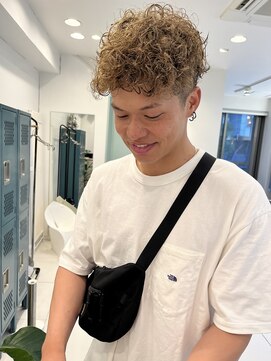 アンプ(amp) くせ毛ショート