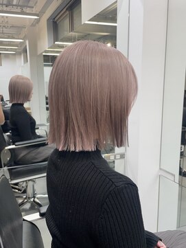 ビューズ(VIEWS) ニュアンスカラー/ピンクホワイトベージュ/ぱつっとボブ[表参道]