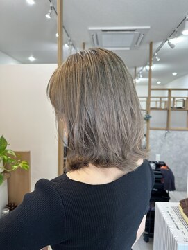ロッカ(ROCCA) #ミルクティーグレージュ#レイヤーボブ#透明感#ダブルカラー