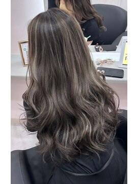 エル(L by truecreation) ブリーチ/髪質改善/春日部/ダブルカラー/ハイライト/学割U24