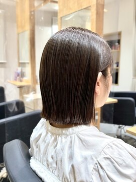 マオリ ホアロハ バイ アヌエヌエ(maoli hoaloha by anuenue) 【director寄本】切りっぱなしボブ