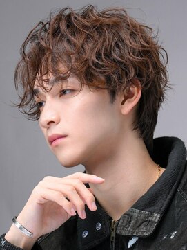 リップス 心斎橋(LIPPS) ツイストスパイラル波巻きセンターパート!