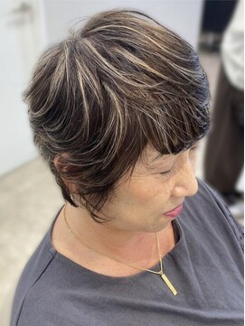 シャルムバイケンジ(Charm.by KENJE) デザインカラーバレイヤージュ細めハイライト白髪ぼかし東京銀座