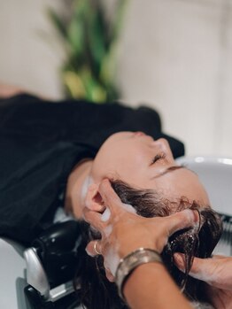 「髪質改善×極上の“深眠ヘッドスパ”で、艶髪＆頭皮美人に」