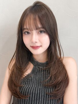 アグノス 青山(Agnos) うるツヤミディアムレイヤーカット外ハネボブサイドバング