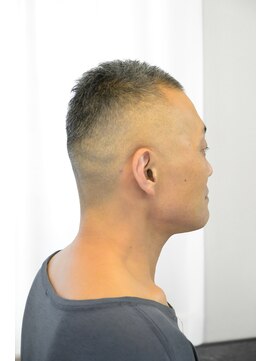 キングビービー 新大久保(キングB B) 清潔感抜群 大人のナチュラルフェードショート