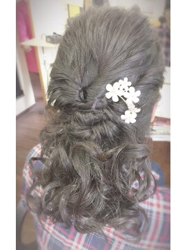 ビューティーサロンワタナベ 本店 ハーフアップ