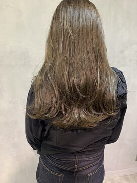 キチ(kichi.) [kichi.] ロングヘア×カーキベージュ