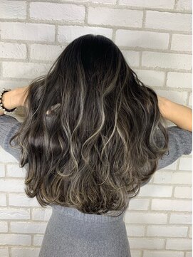 ニュー(new.) ギャルにさせないナチュラルコントラストハイライト☆