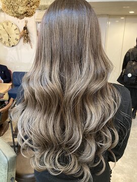 ヘアスタジオニコ(hair studio nico...) グレージュ