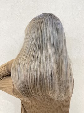 ラビス 浦和(Lovis) 魅力倍増カール/セミディ/シアーカラー/ダークアッシュ/姫カット