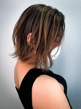 ライフ 忍ケ丘店(Lyfe) ツートンボブ_毛先外ハネバレイヤージュフェミニンロング_311