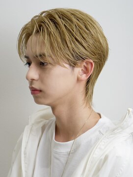 オーシャントーキョーオーバー 渋谷(OCEAN TOKYO OVER) 韓国ヘアカルマパーマコンマバングセンターパート黒髪ウルフ