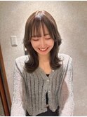 オリーブグレージュ