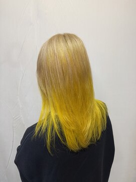 ヘアメイクアン(Hair Make Une) ハイトーンカラー　インナーイエロー　ライトベージュ