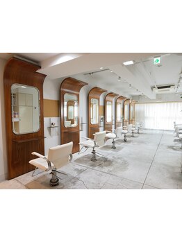 ベテランスタイリストによるマンツーマン施術で、お客様一人ひとりの美を丁寧に仕上げます☆