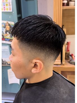 フォーコーナーズ(Four Corners) スキンフェード/バーバー/刈り上げ