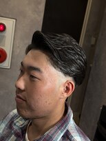 メグロバーバーショップロッポンギ 目黒六(MEGURO BARBER SHOP 6PPONGI) フェザーアップ/スキンフェード