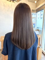 ルソレイユ(Le Soleil)&nbsp;シンプルなミディアムヘアとグレイブラウンカラーと私。