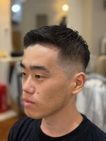 ゼロスバーバー(0's BARBER SHOP) 束感黒髪しっかりアイロンパーマ人気流行短髪メンズ