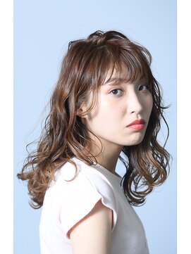 ヘアーアイスカルテット(HAIR ICI QUARTET) ミディアム × グラデーション × ゆるっとパーマ