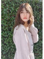 ベラ(Bella)&nbsp;大人かわいい無造作カールでヘルシーレイヤー