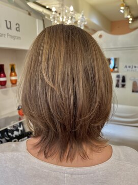 フレイストート(Frais Tout) レイヤーボブ　ブリーチ　ウルフ　韓国風　髪質改善　オージュア