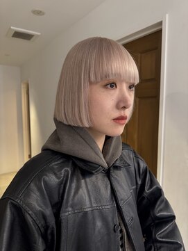 ナループロアツム(Nalu pu loa Tsum) ホワイトベージュボブ/ハイトーンボブ/ダブルカラー/金髪ボブ