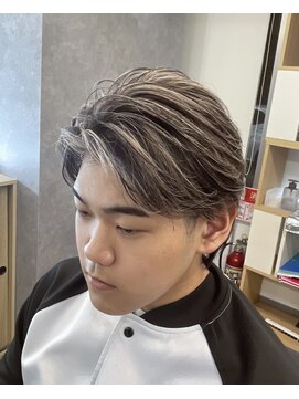 メンズサロン キング 梅田店(Men’s salon K!ng) ホワイトメッシュ/ツイスト/ツイスパ/パーマ/メンズ/眉毛