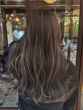 スリー(three) ハイライト