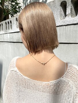 トリコ アヴェダ ららテラス北綾瀬(tricot AVEDA) 切りっぱなしボブ/ショートボブ/ハイトーンボブ/柔らかベージュ