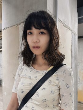 ロジ(loji) くせ毛みたいな、ミディアムパーマ