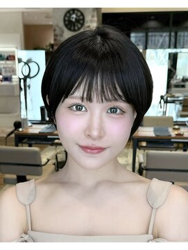 アフロート ルヴア(AFLOAT RUVUA) 地毛風縮毛矯正 ひし形ショートボブ 白髪染め 新宿