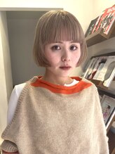 ビファインクーアヴェダ(Be fine coo AVEDA)&nbsp;ハイトーンミニボブ　グレージュ ブリーチカラー　/