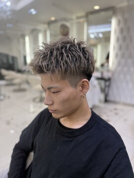 クオリス 赤塚店(QUALIS) 冬限定◎短髪束感アップバングパーマで好印象