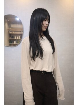 はな(hana) 顔周りカットハッシュカットダークブラウンワンホンレイヤー