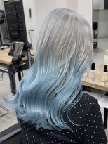 キラ 神戸三宮元町(KILLA) 水色カラーブルーアッシュペールブルーブリーチダブルカラー20代