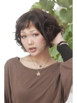 カミーノ(Camino) しっかりウェーブのショートボブ