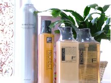 髪の内部にまで潤いが補給されるShampoo&Treatmentを使用