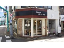 マニックマンデー 平塚店(Manic Monday)の雰囲気（駅近の裏路地に面した路面店です）